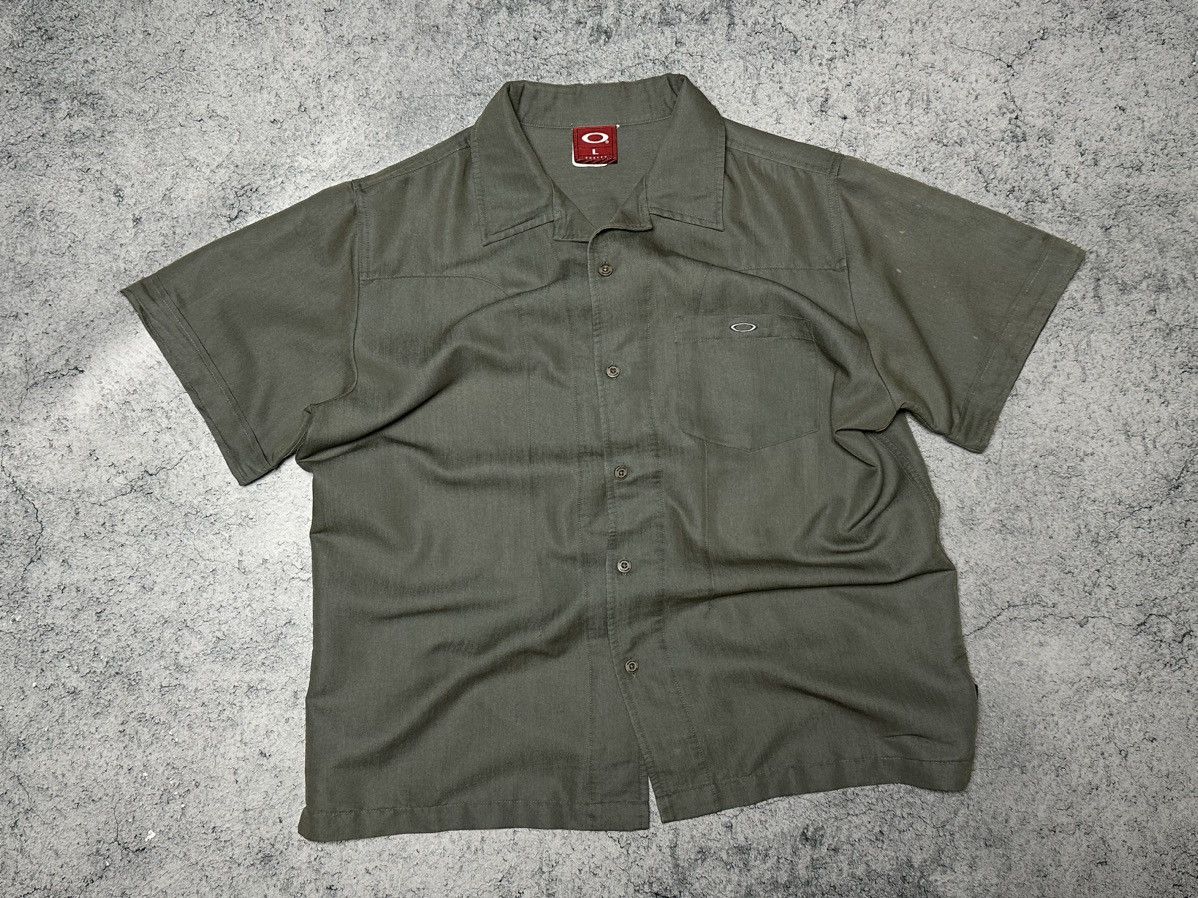 Vintage Vintage Oakley Software Metal Logo Shirt Size US L / EU 52-54 / 3 - 8 Thumbnail
