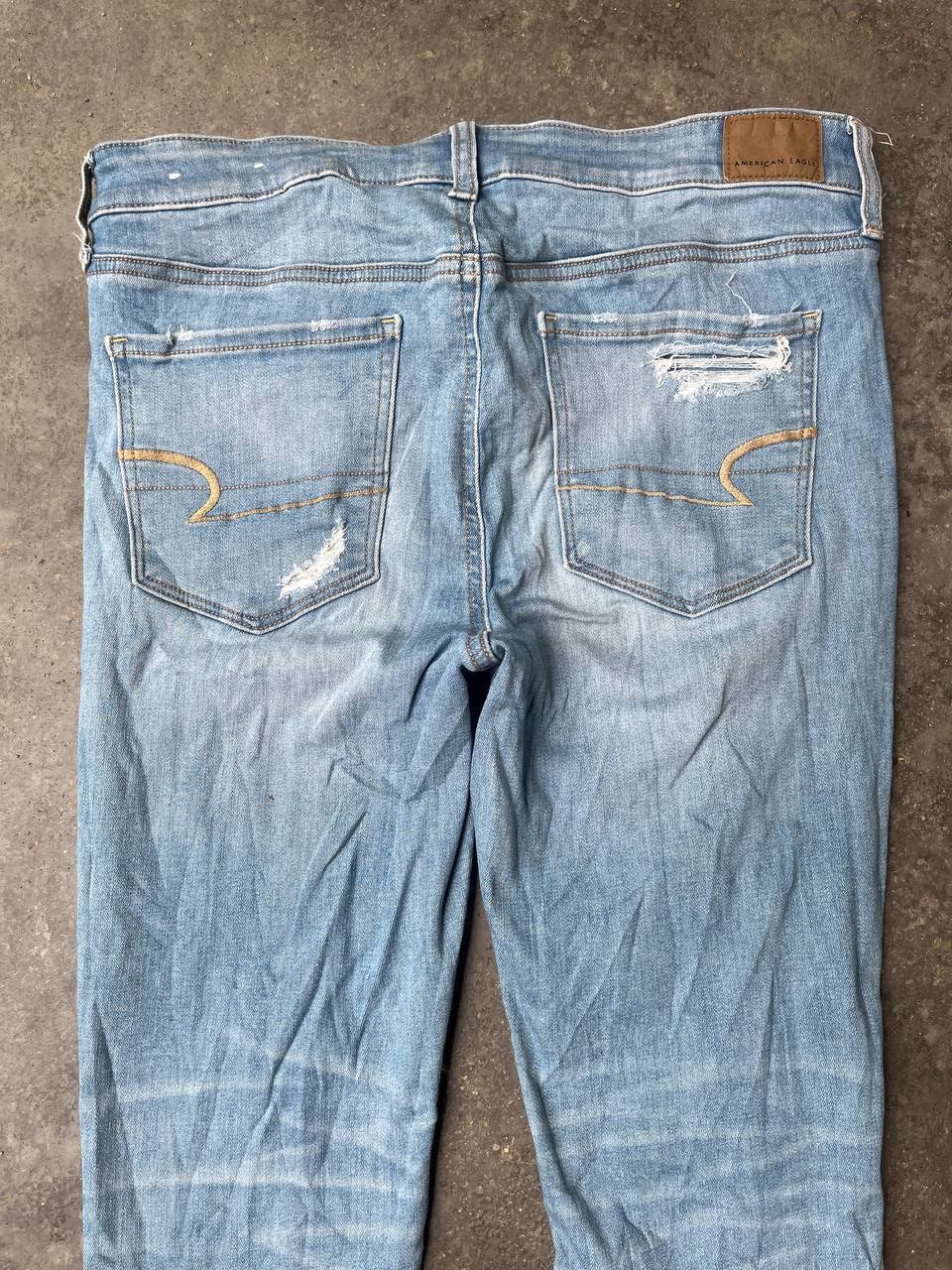American Eagle Outfitters VINTAGE AMERICAN EAGLE LADY JEANS DITRESSED STYLE Size 34" / US 12 / IT 48 - 6 Thumbnail