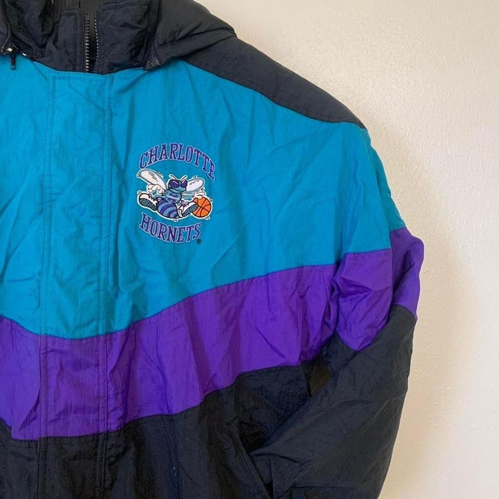 NBA Vintage 90s NBA Charlotte Hornets Puffer Jacket Size US M / EU 48-50 / 2 - 4 Thumbnail