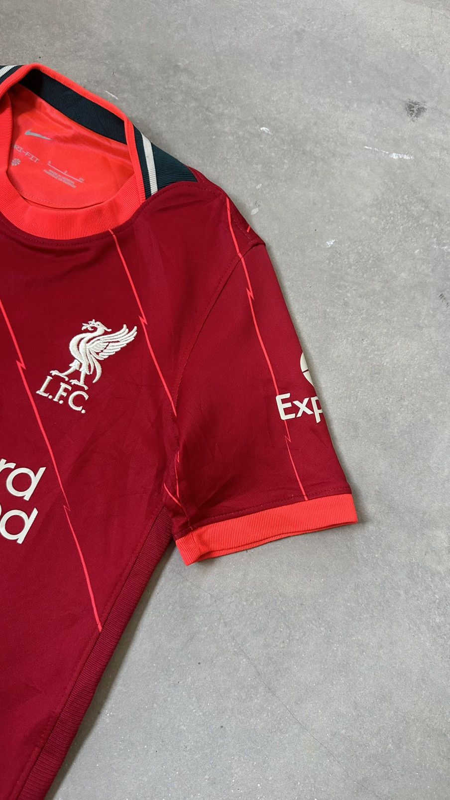 Nike NIKE LIVERPOOL FC MO SALAH JERSEY Size US S / EU 44-46 / 1 - 6 Thumbnail