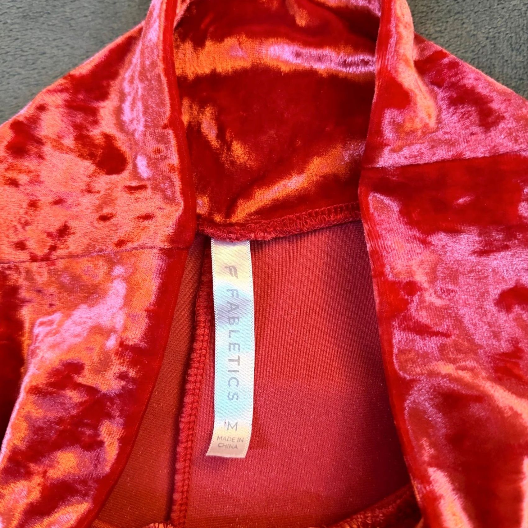 Fabletics Fabletics Red High Waisted Pockets Velvet Leggings M Womens Slim Athleisure Size 32" / US 10 / IT 46 - 2 Thumbnail