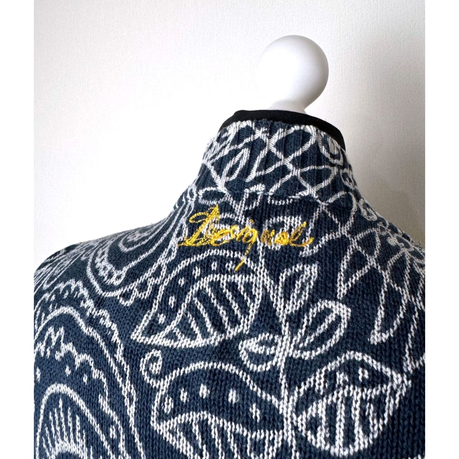 Desigual Desigual Cardigan Womens L Blue Jacket Shawl Wrap 57J21T5 Color Blue 100% genuine item Desigual Cardigan Women L Blue 90s? Size L / US 10 / IT 46 - 6 Thumbnail