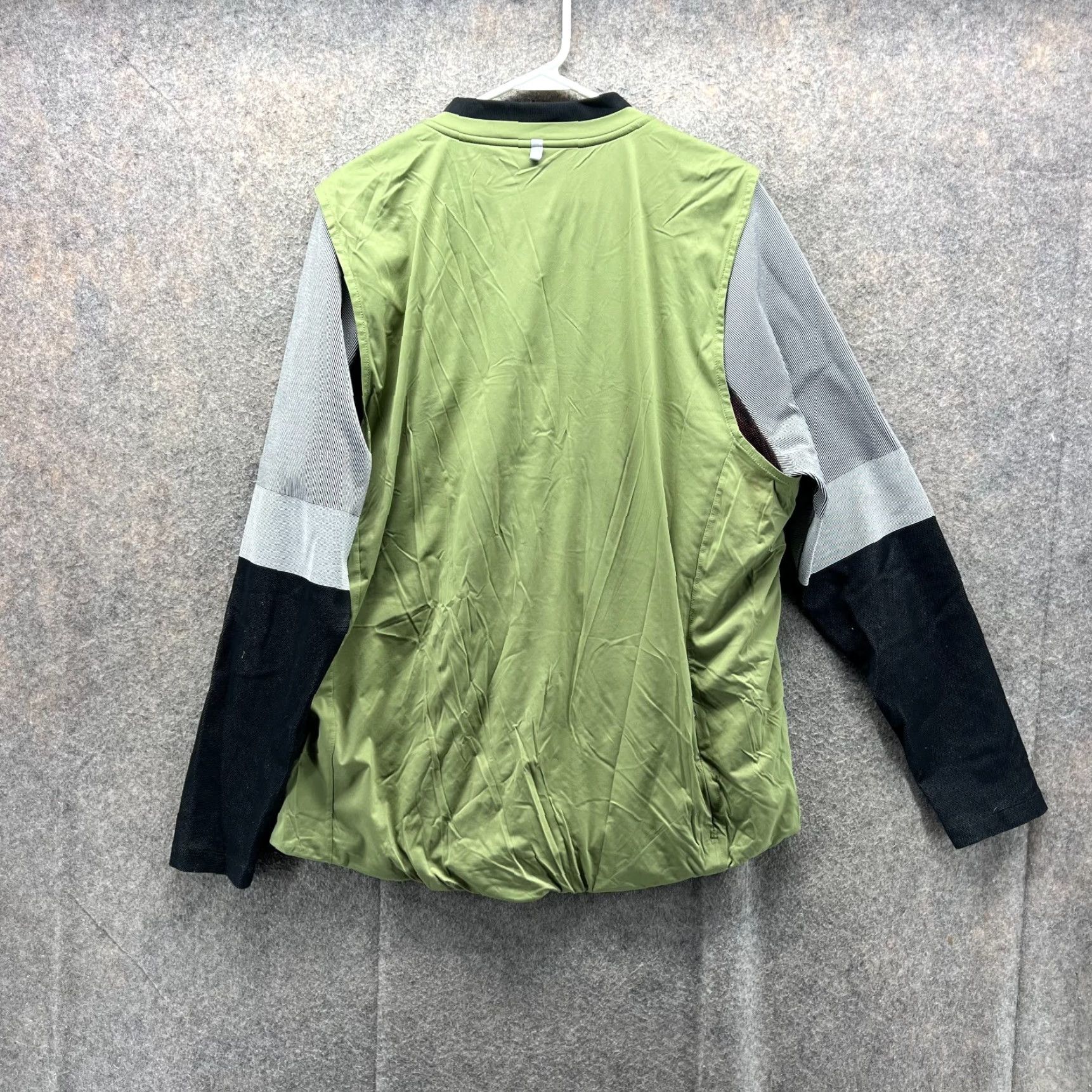 Nike VINTAGE Nike Golf Jacket Mens L Green Full Zip Windbreaker Black Sleeves Bomber Size US L / EU 52-54 / 3 - 2 Thumbnail