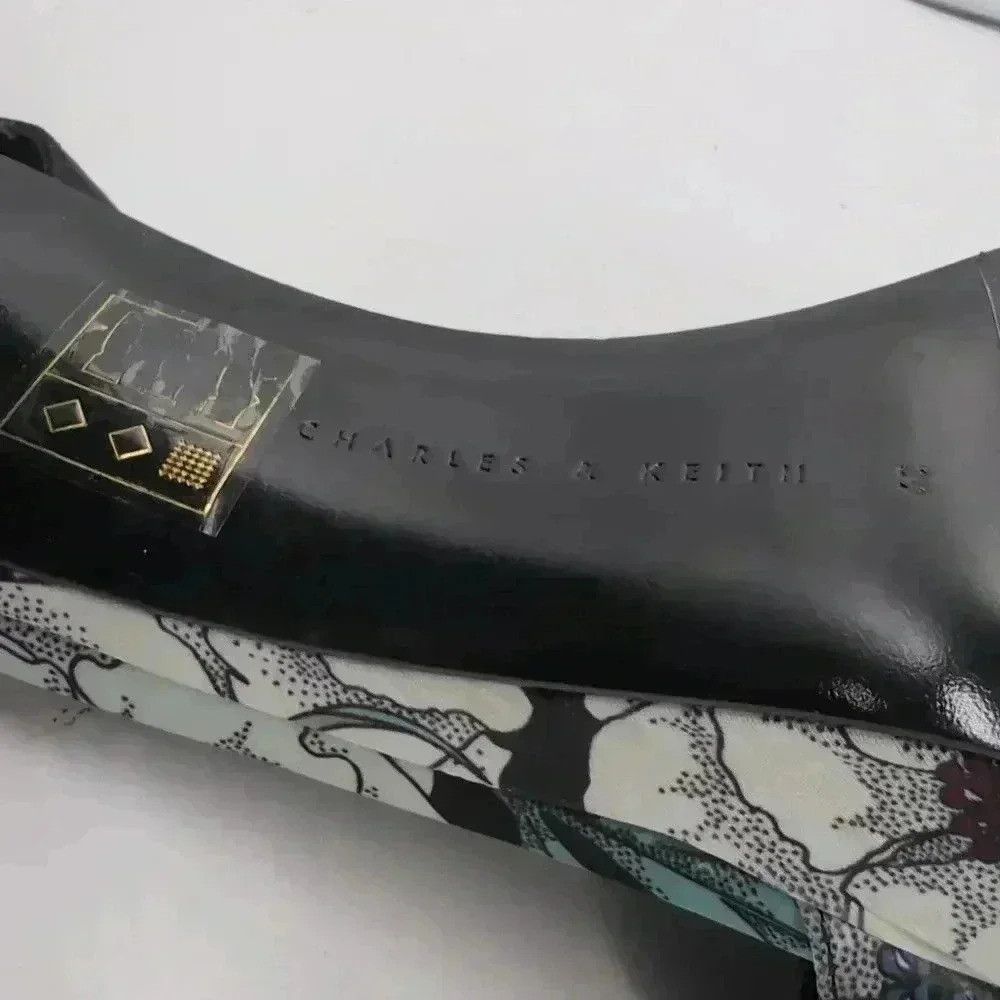 Designer Charles and Keith Floral Pattern Platform Sandals Blue Size US 8 / IT 38 - 7 Thumbnail