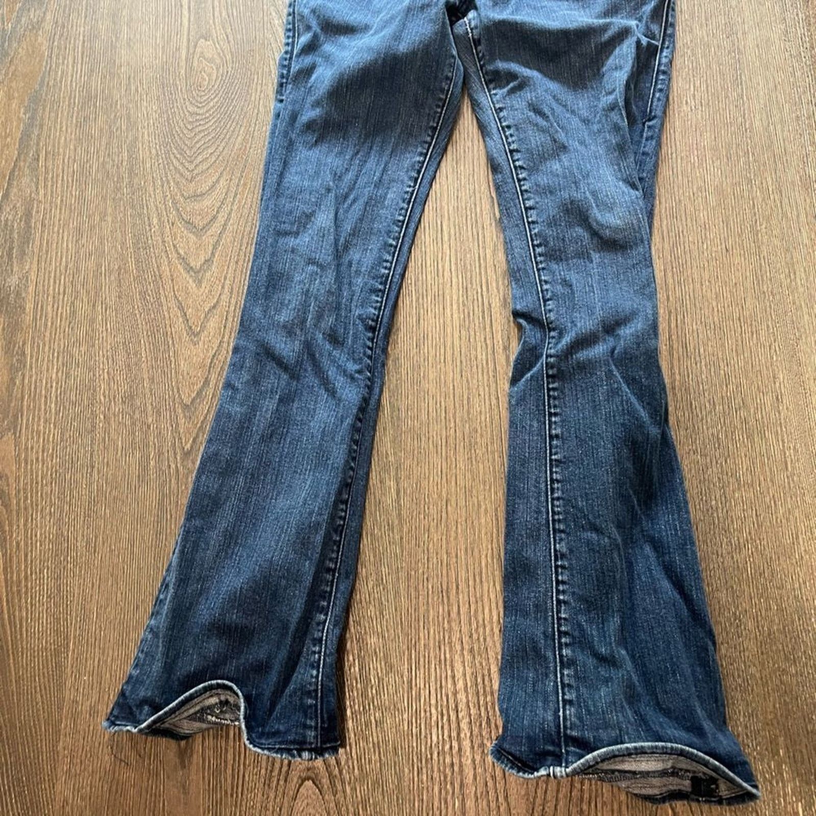 Rock & Republic Rock & Republic Medium Wash Low Rise Flare Jeans Size 24 Size 24" / US 00 / IT 34 - 2 Thumbnail