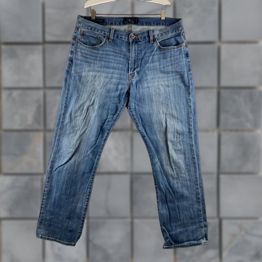 Lucky Brand Lucky Brand 363 Jeans Mens 36 Blue Distressed Straight Denim 5-Pocket Regular Rise Mid Zip Inseam 31 Jeans Size US 39 - 1 Thumbnail