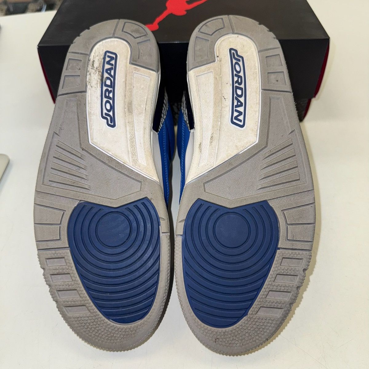 Jordan Brand × Nike Size 10 - Jordan 3 Retro Varsity Royal 2020 Size US 10 / EU 43 - 5 Thumbnail