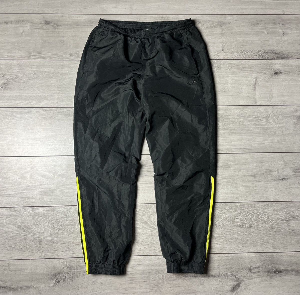 Adidas Adidas pamts nylon drill swag parachute size Medium Size US 32 / EU 48 - 1 Thumbnail