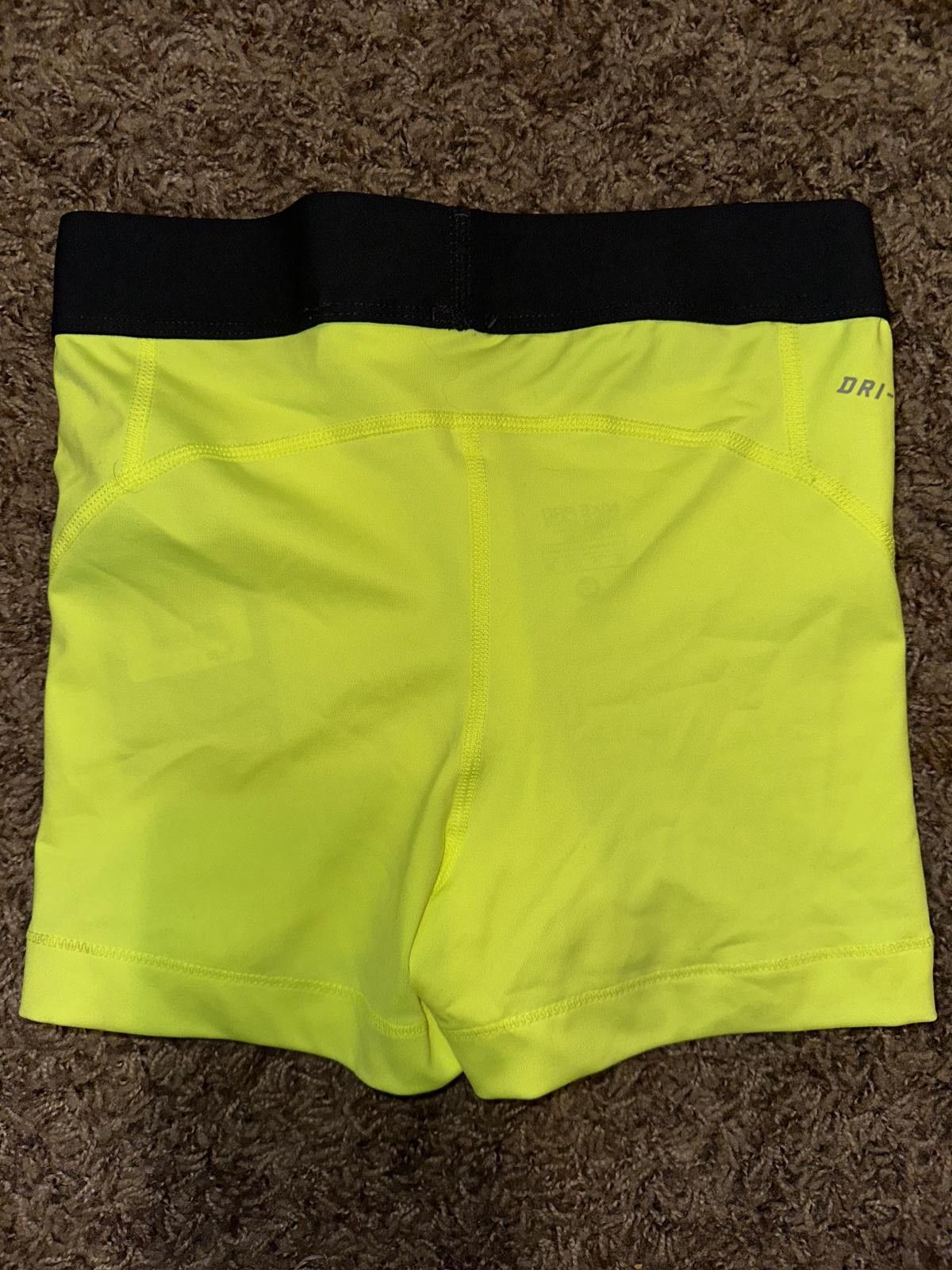 Nike Nike Women's Dri-Fit Pro 3 Big Dot Training Shorts Size 26" / US 2 / IT 38 - 6 Thumbnail