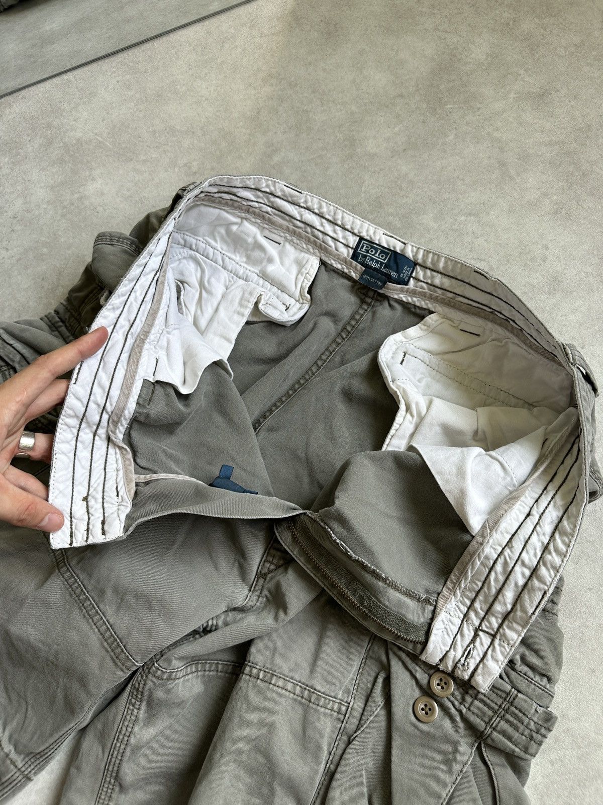 Polo Ralph Lauren Polo Ralph Lauren utility cargo chino shorts with worn look Size US 36 / EU 52 - 8 Thumbnail