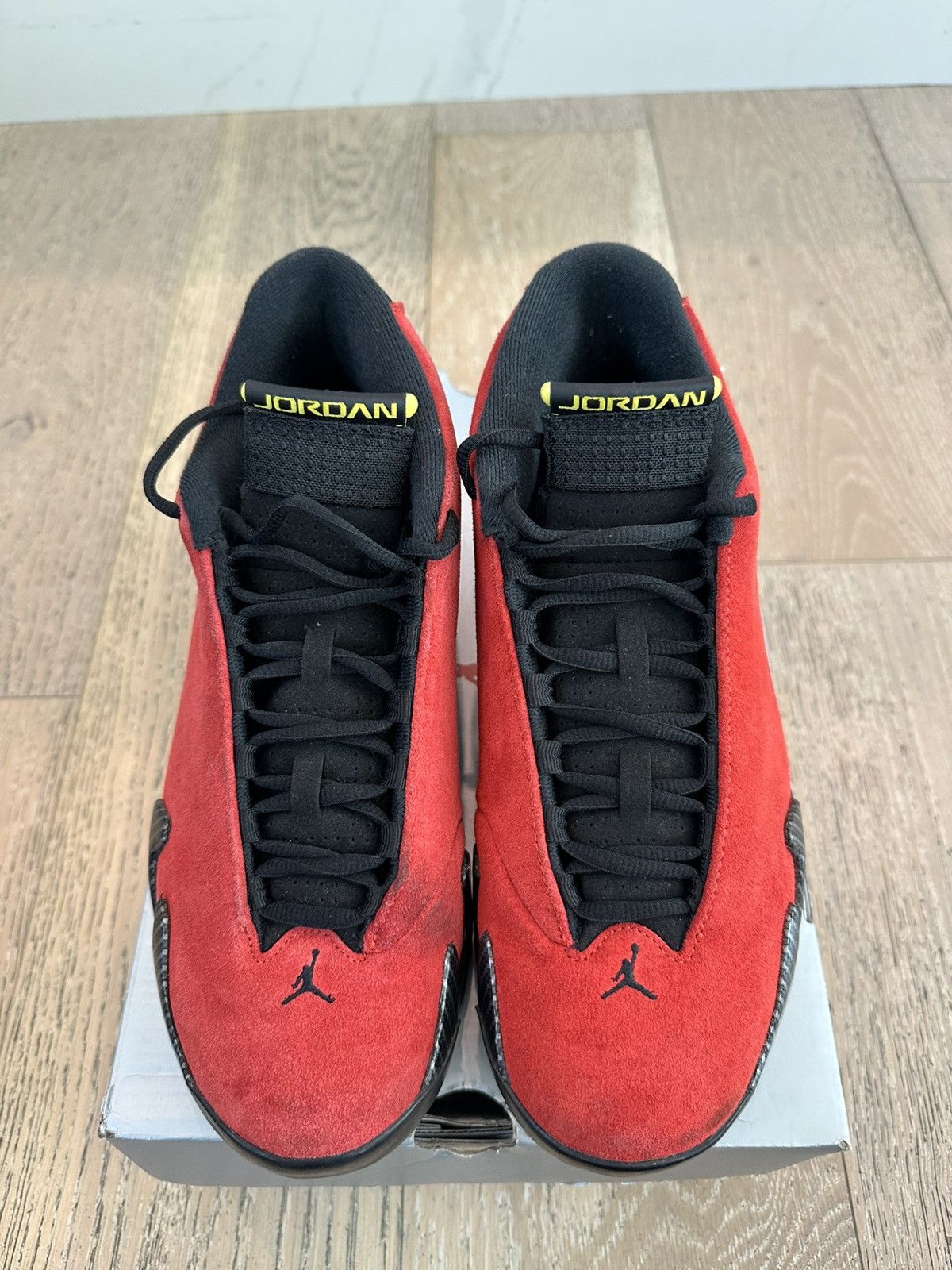 Jordan Brand Jordan 14 Retro Ferrari (2025) Size US 8.5 / EU 41-42 - 3 Thumbnail