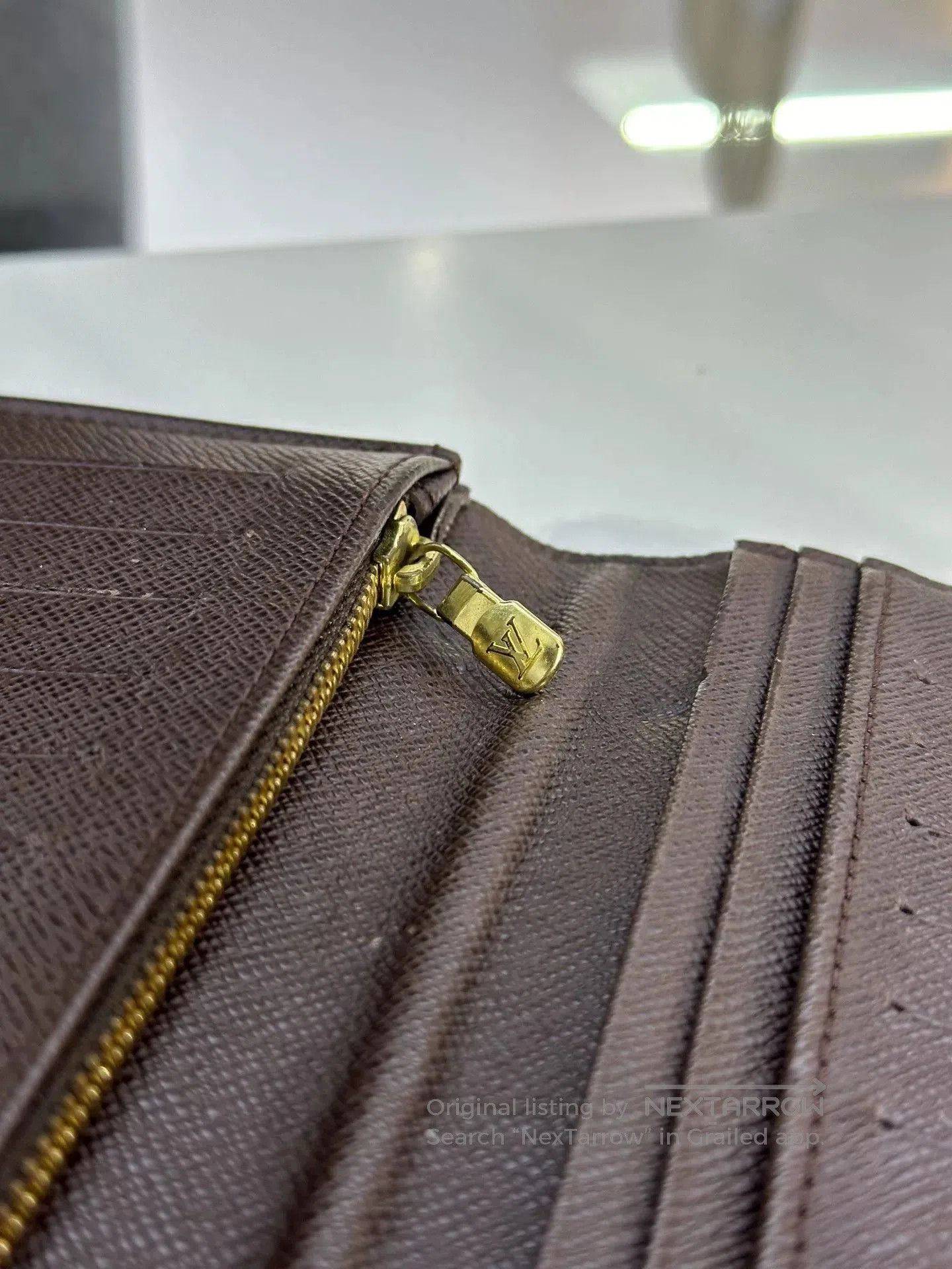 Louis Vuitton LV Classic Men's Wallet. Size ONE SIZE - 2 Thumbnail