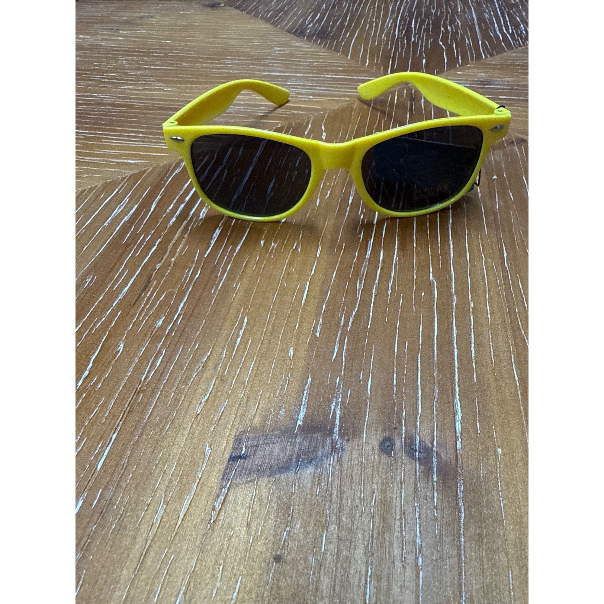 Other Yellow Wayfarer-Style Sunglasses With UV400 Protection Light Size ONE SIZE - 1 Thumbnail
