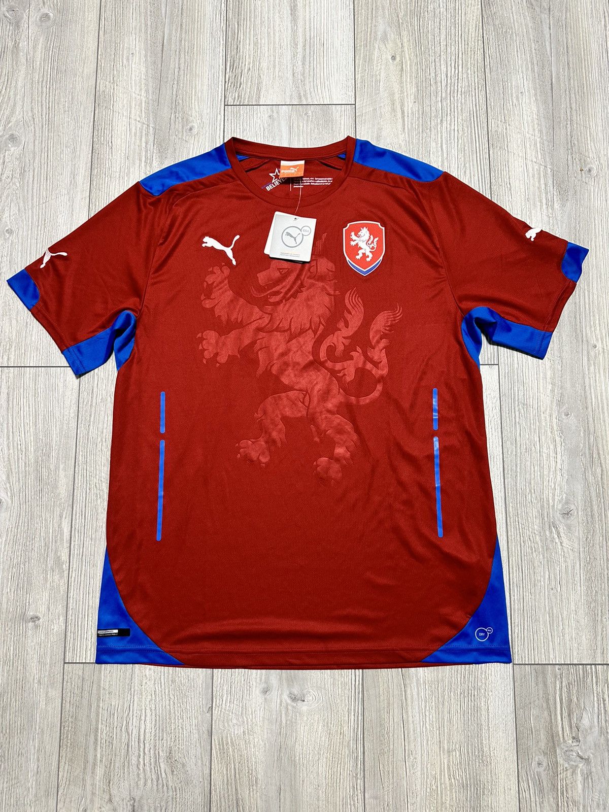 Puma New Puma 2014-15 Czech Republic Home Shirt Size US L / EU 52-54 / 3 - 1 Thumbnail