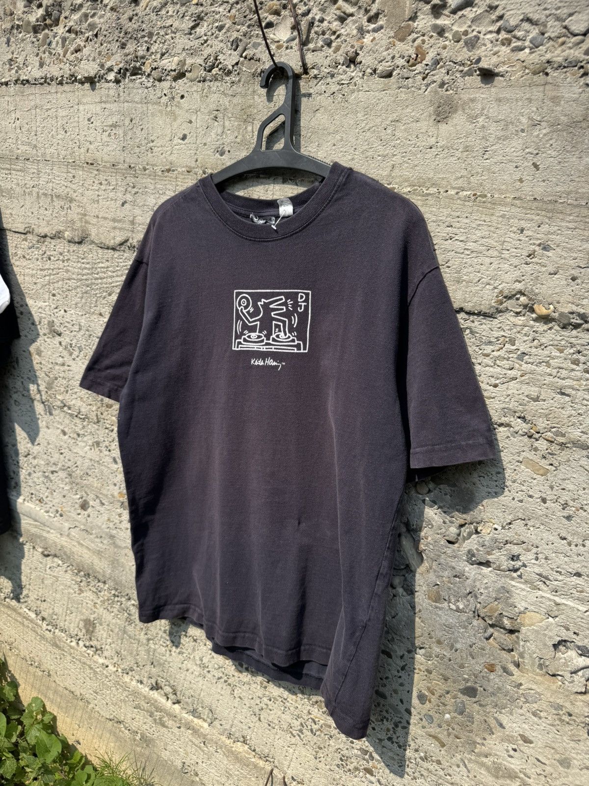 Keith Haring Keith Haring Vintage Distressed tee Size US L / EU 52-54 / 3 - 3 Thumbnail