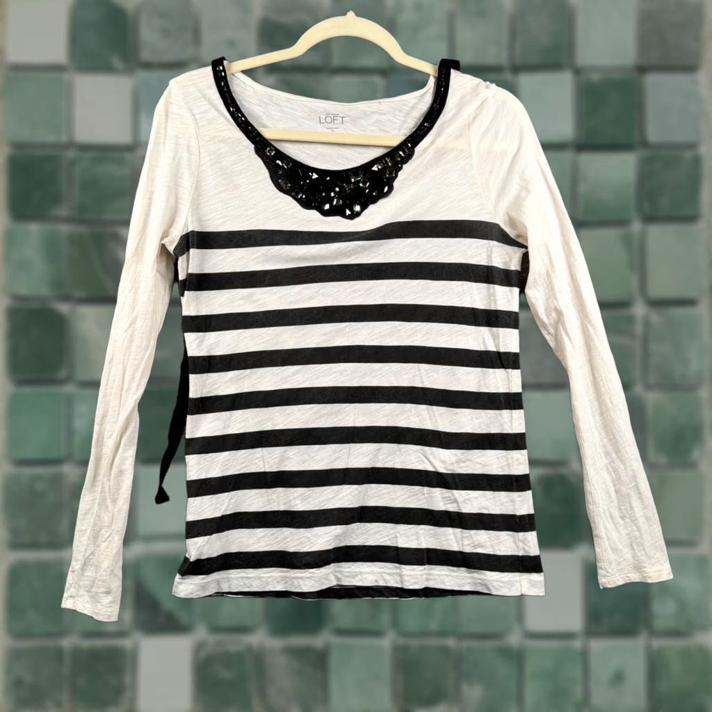 Ann Taylor Ann Taylor LOFT Long Sleeve Top Medium Striped Black White Embellished Neckline Womens Size M / US 6-8 / IT 42-44 - 1 Thumbnail