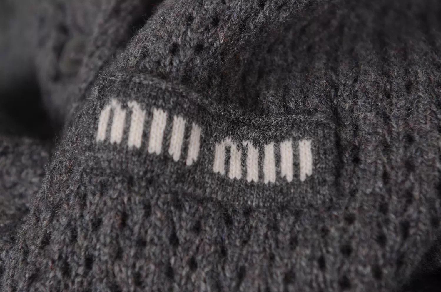 Miu Miu MIU MIU women's knit sweater Size XS / US 0-2 / IT 36-38 - 4 Thumbnail