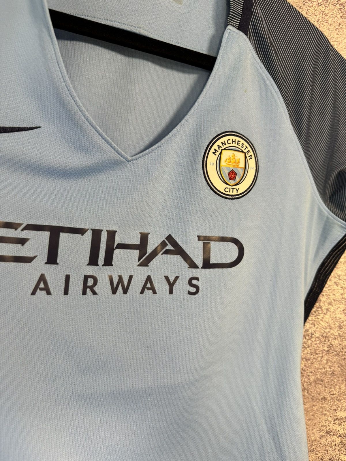 Nike × Vintage Woman Manchester City 2016/17 Nike Soccer Jersey Blokcore Size US M / EU 48-50 / 2 - 7 Thumbnail