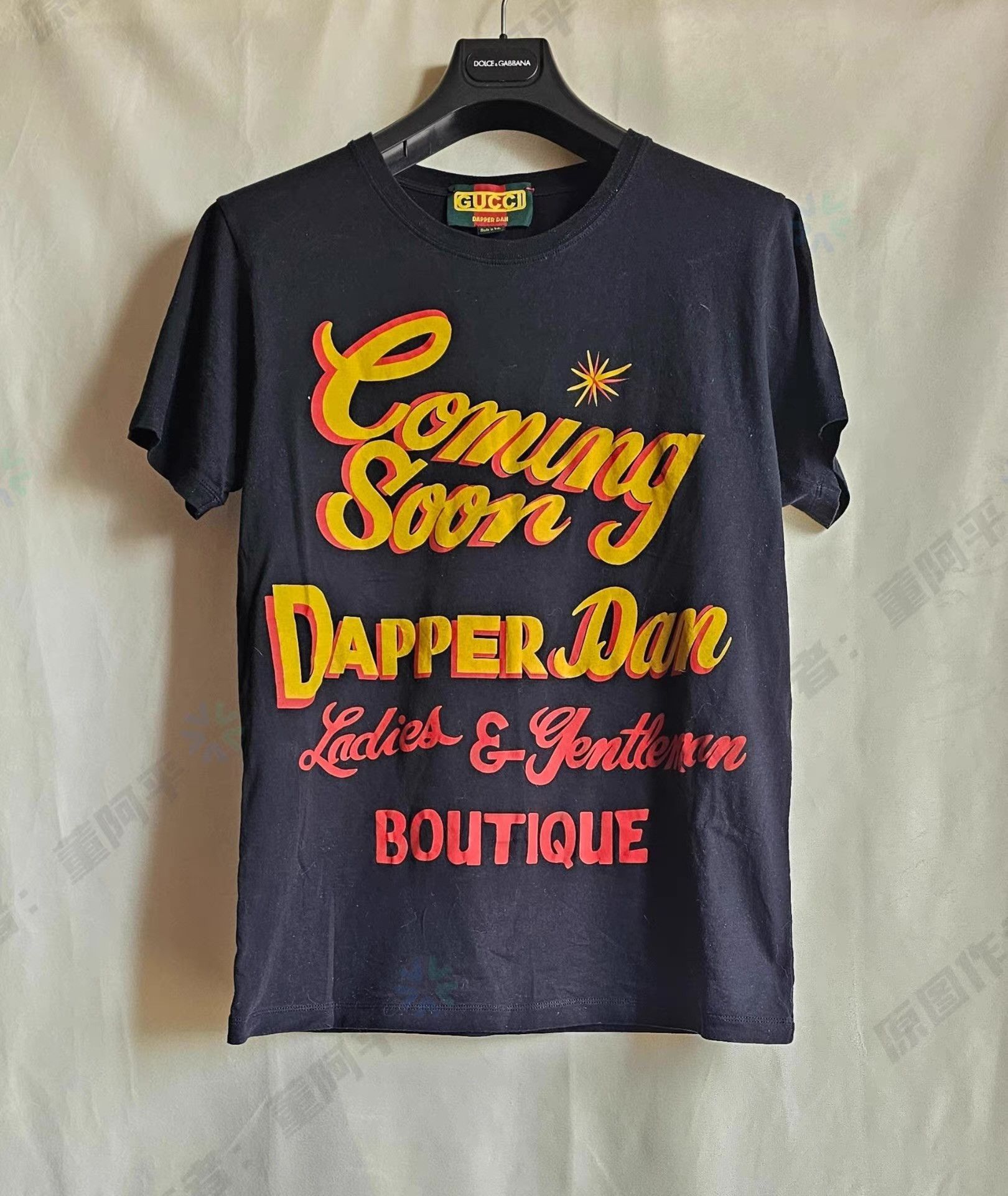 Gucci Coming Soon Dapper Dan Graphic Short Sleeve Shirt Size US M / EU 48-50 / 2 - 1 Thumbnail