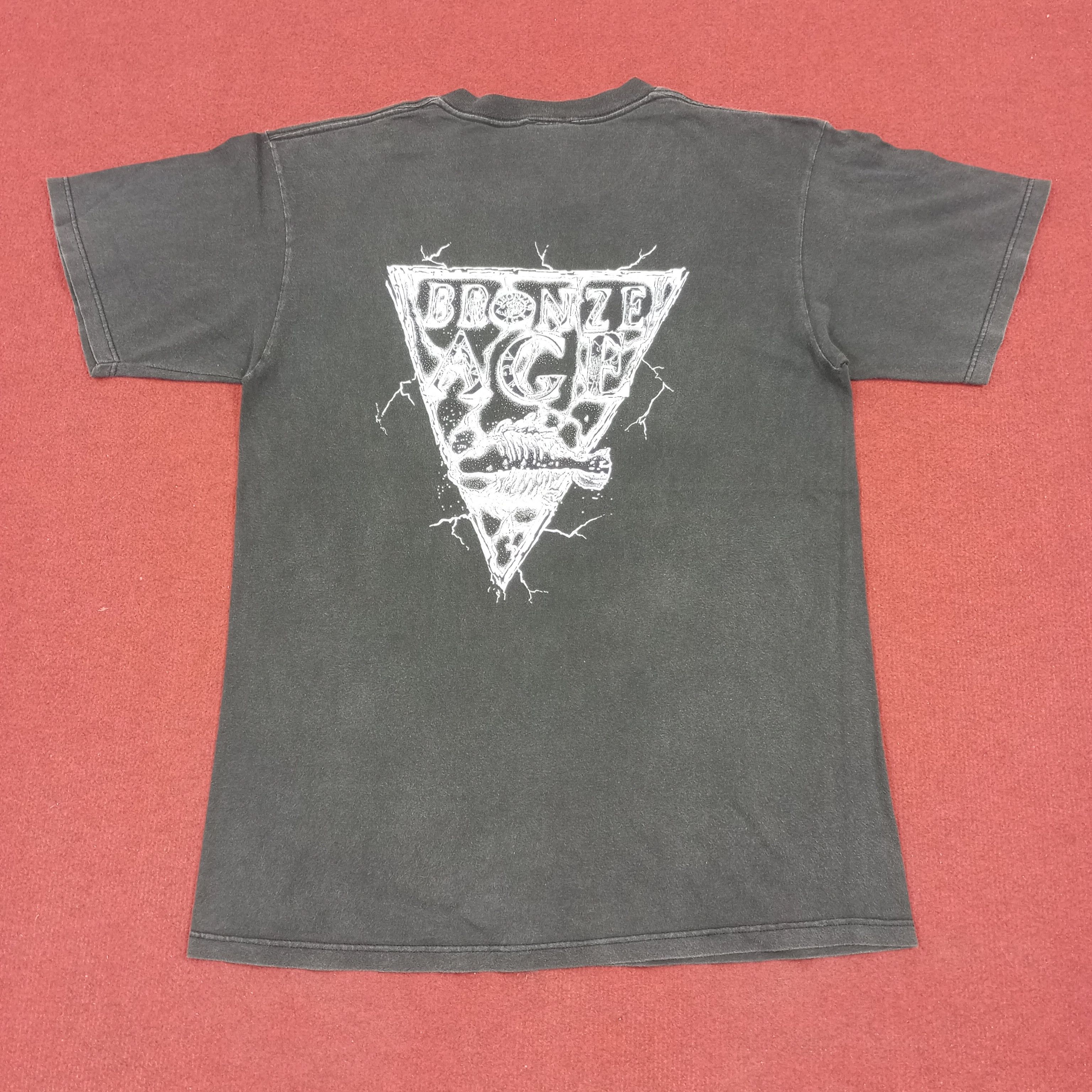 Vintage Bronze Age Skater Skateboard Streetwear Style Vintage Tshirt Size US L / EU 52-54 / 3 - 1 Thumbnail