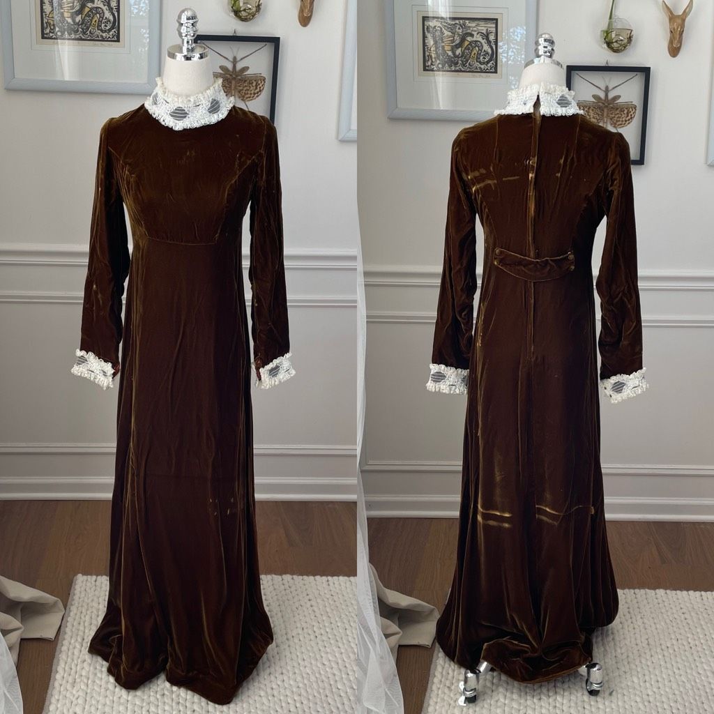 Vintage Vintage 70s Brown Velvet Maxi Dress Lace Collar Cuff XS Size XS / US 0-2 / IT 36-38 - 1 Thumbnail