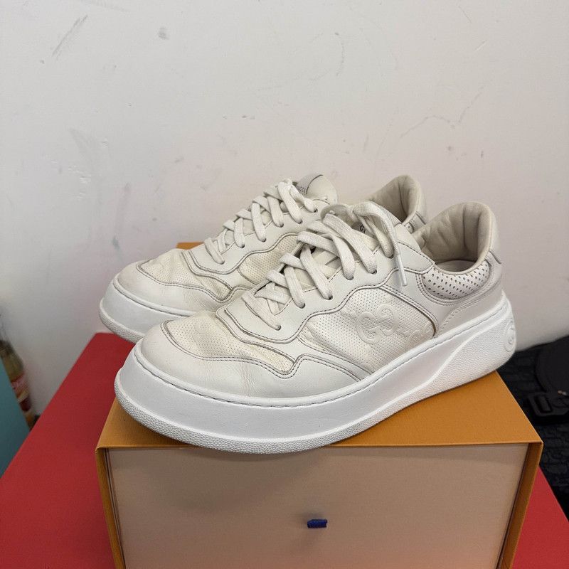 Gucci Gucci GG Print Casual Sneakers for Men 0079 Size US 10.5 / EU 43-44 - 1 Thumbnail