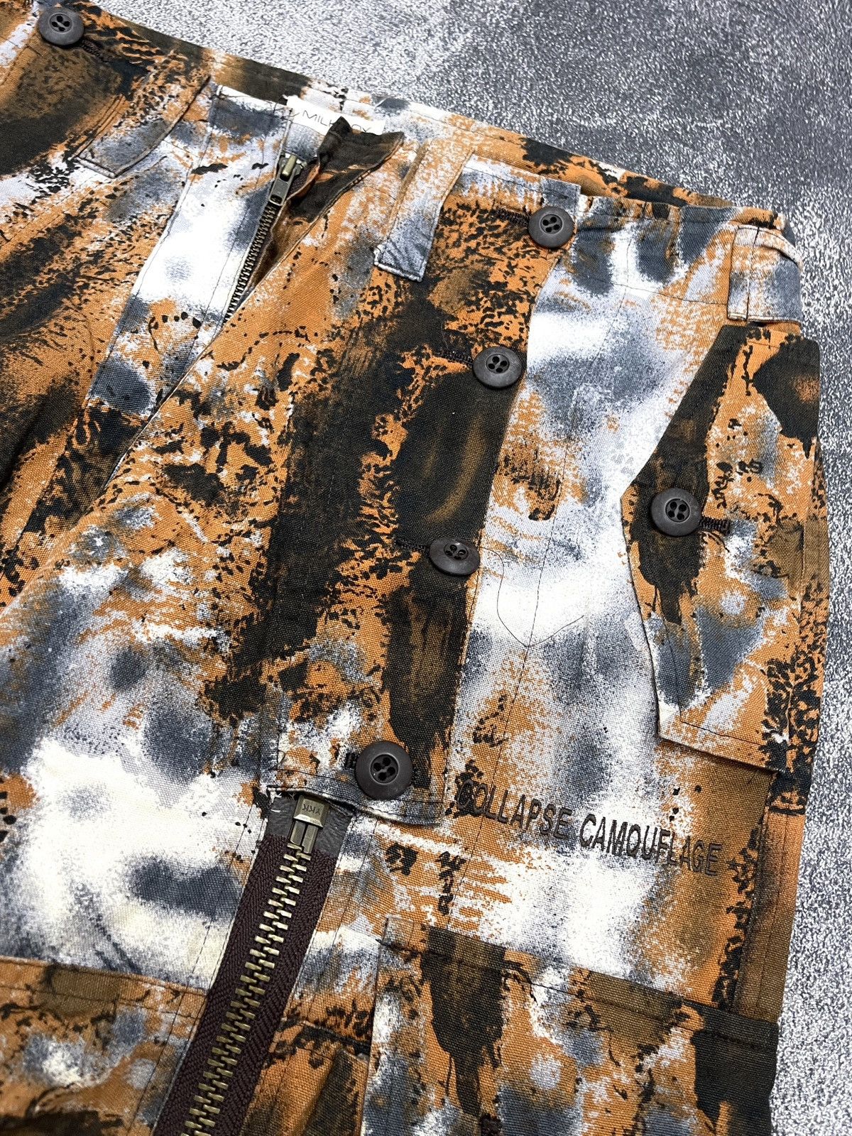 20471120 Archive MILKBOY Colapse Camo Multi Zip Cargo Pants Size US 35 - 8 Thumbnail