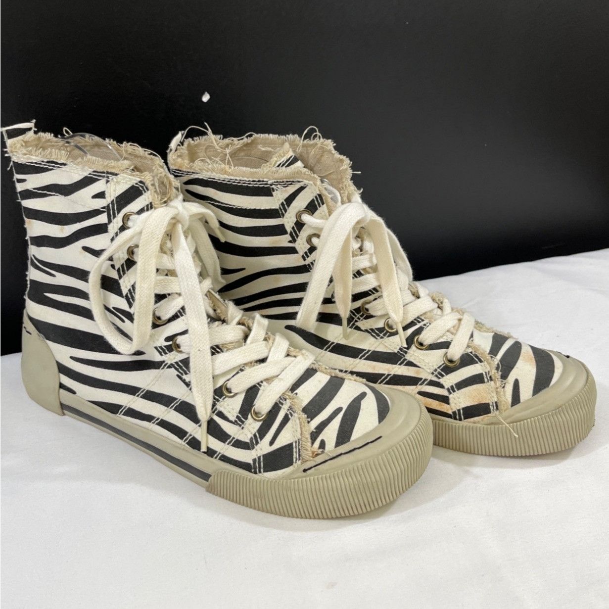 Rogue Rouge Women's Black/White Zebra Print Shoes/Sneakers Sz 8.5 Size US 8.5 / IT 38.5 - 1 Thumbnail
