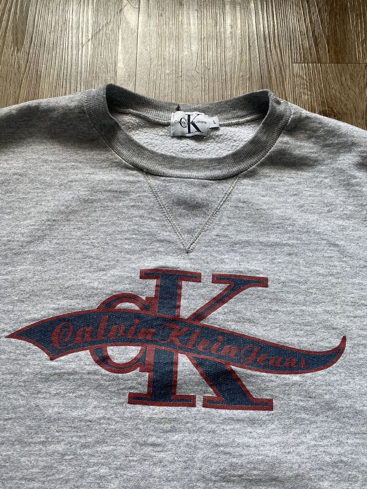 Calvin Klein VINTAGE Y2K CALVIN KLEIN JEANS CENTER LOGO SWEATSHIRT Size US L / EU 52-54 / 3 - 3 Thumbnail