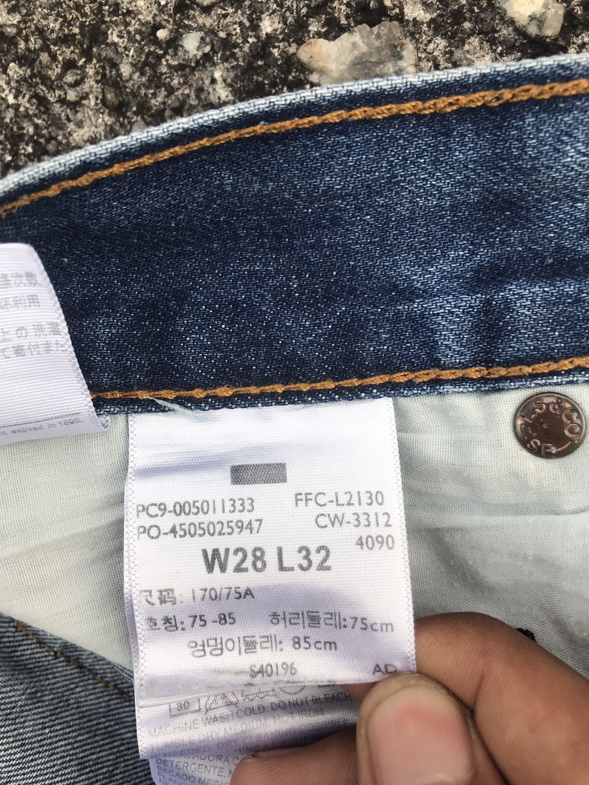 Levi's × Levi's Vintage Clothing × Vintage Levi’s 501 y2k Made in Japan Size US 28 / EU 44 - 15 Thumbnail