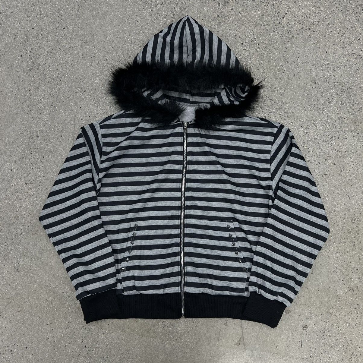 Japanese Brand Black and Grey Fur Lined Striped Hoodie Size US S / EU 44-46 / 1 - 1 Thumbnail