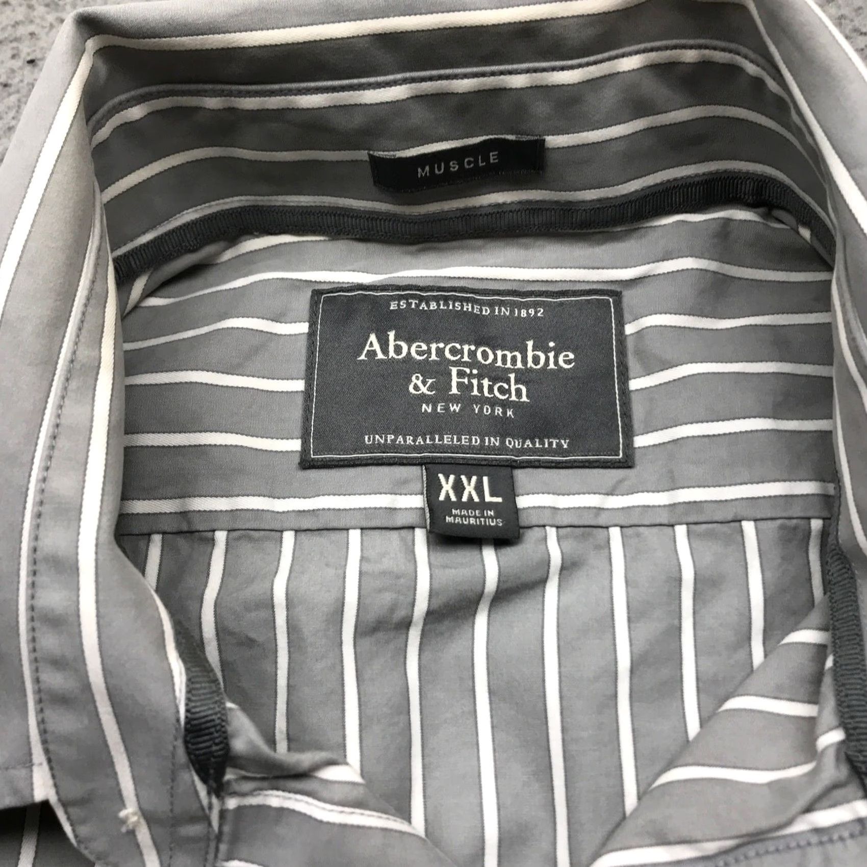 Abercrombie & Fitch Abercrombie & Fitch Muscle Dress Shirt Men XXL Long Sleeve Vertical Striped Gray Size 48R - 4 Thumbnail
