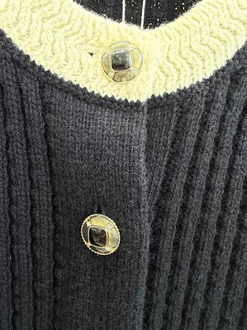 Chanel Chanel Coco neige ski black stitching white two-pocket kni Size S / US 4 / IT 40 - 3 Thumbnail
