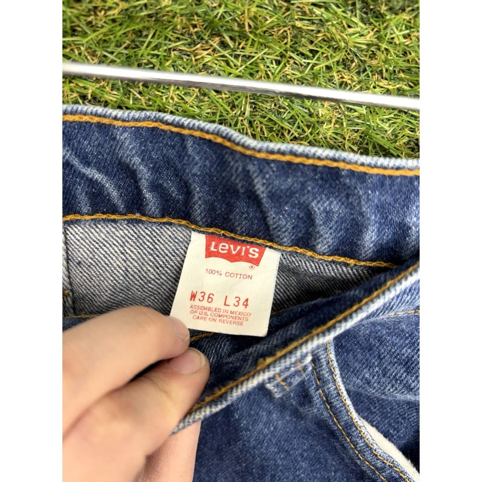 Levi's VINTAGE Levi's 505 Jeans Mens 36x34 Blue Straight Orange Tab 1997 Grunge Workwear Jeans Size US 36 / EU 52 - 4 Thumbnail