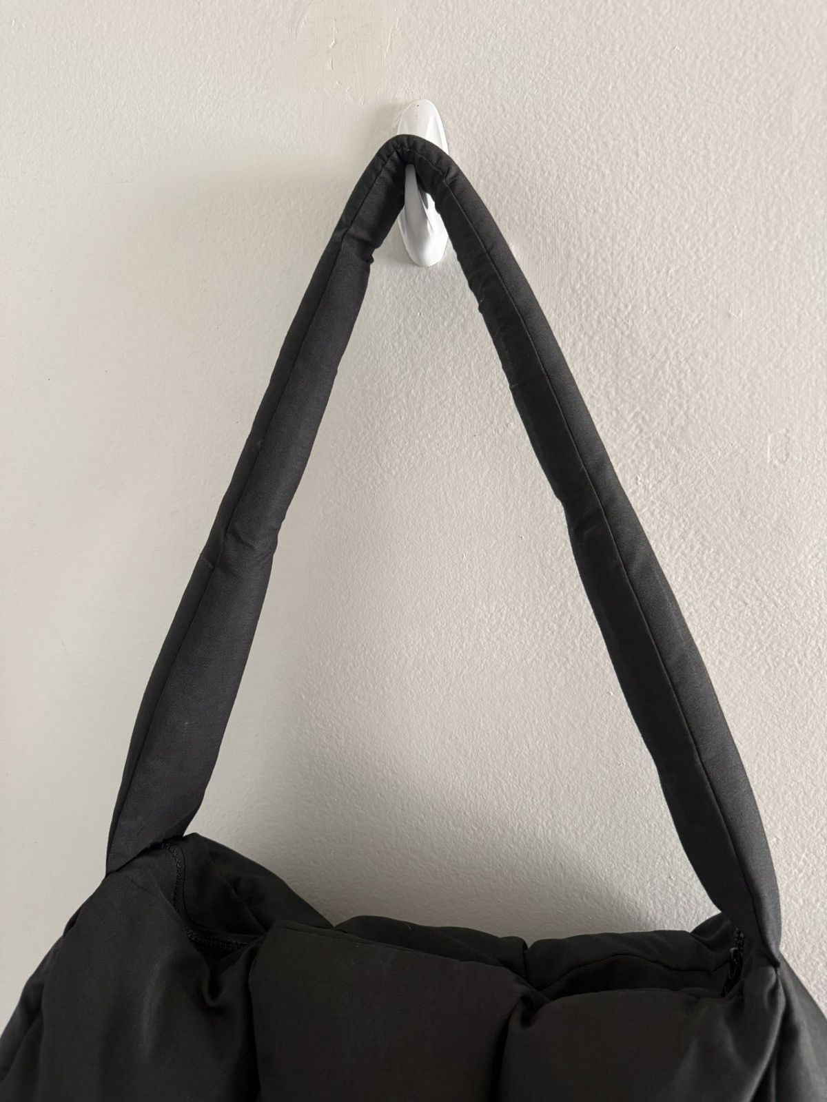 Other Roy Michael Padded Puffer Satin-Lined Duffel Bag Black Yeezy Size ONE SIZE - 10 Thumbnail