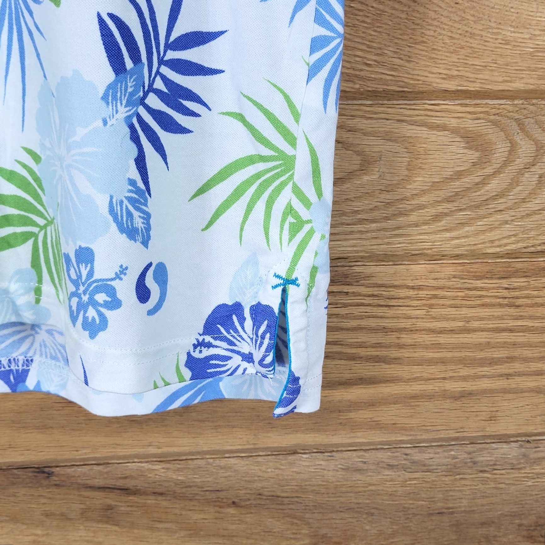 Tori Richard Tori Richard Polo Shirt Mens L Hawaiian Tropical Floral Hibiscus White Blue Shirts Golf Beach Tropical Multicolor 90s? Size US L / EU 52-54 / 3 - 6 Thumbnail