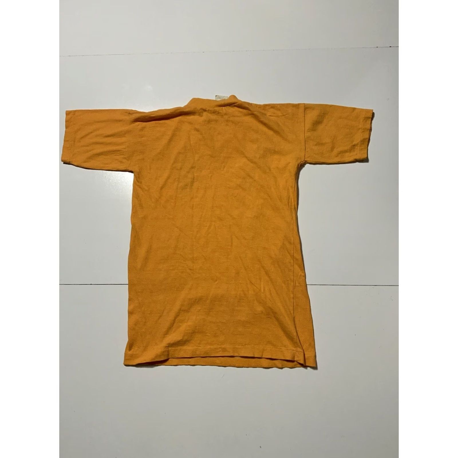 Vintage VINTAGE 80s Aqua Blues Supradur Single Stitch Yellow S/S Graphic T-Shirt Sz. M Shirt Adults M Yellow Graphic Supradur 1980s Mens Women? Size US S / EU 44-46 / 1 - 2 Thumbnail