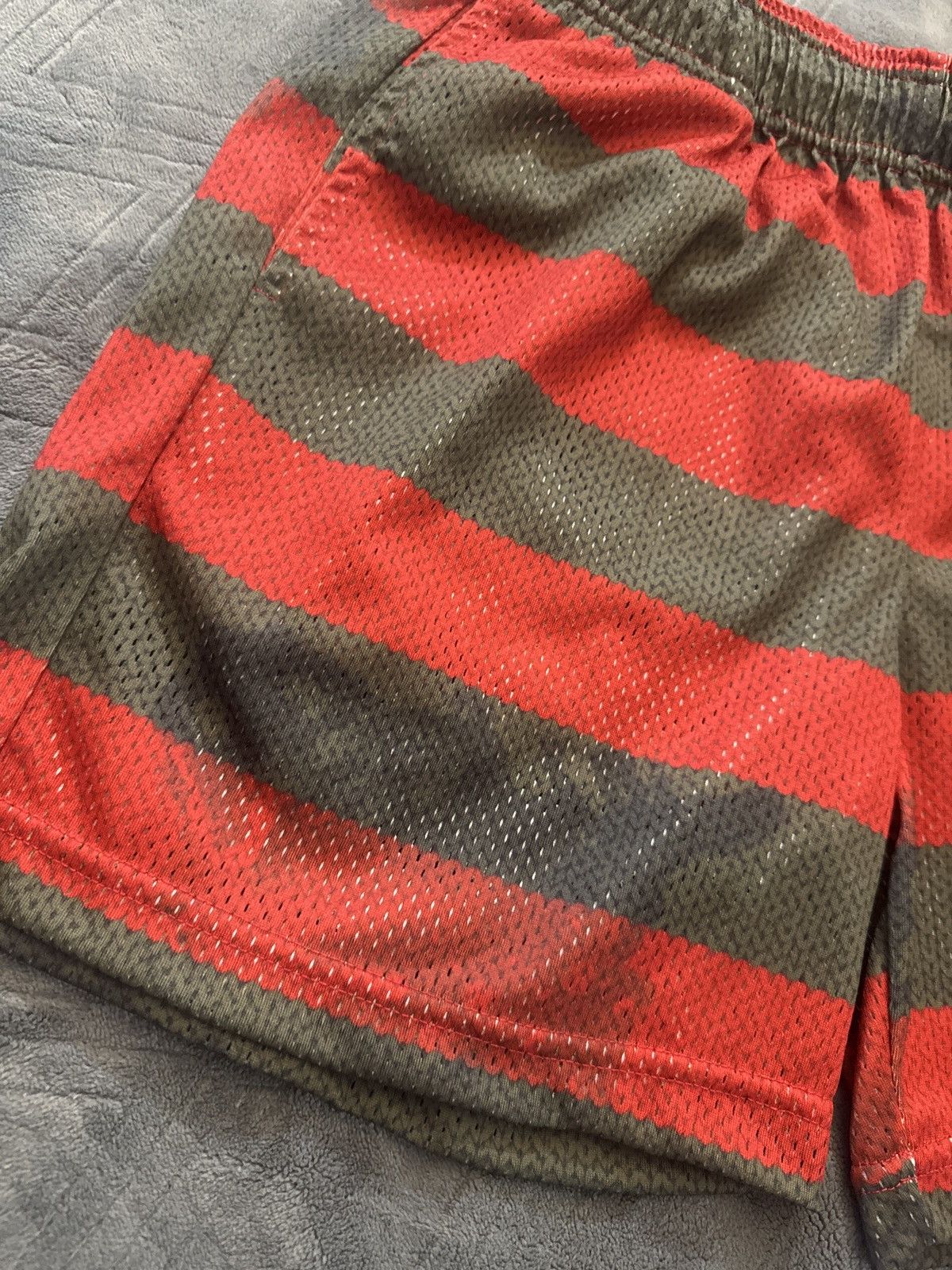 Eric Emanuel Eric Emanuel Freddy Krueger mesh shorts Size US 30 / EU 46 - 3 Thumbnail