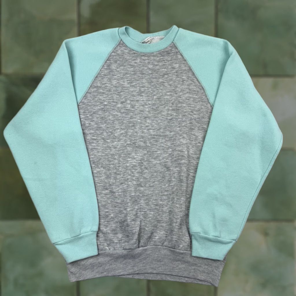 Vintage VINTAGE Sweatshirt Mens Large Gray USA 80s Two Tone Crew Neck Raglan Cotton Acrylic Pullover Size US L / EU 52-54 / 3 - 1 Thumbnail