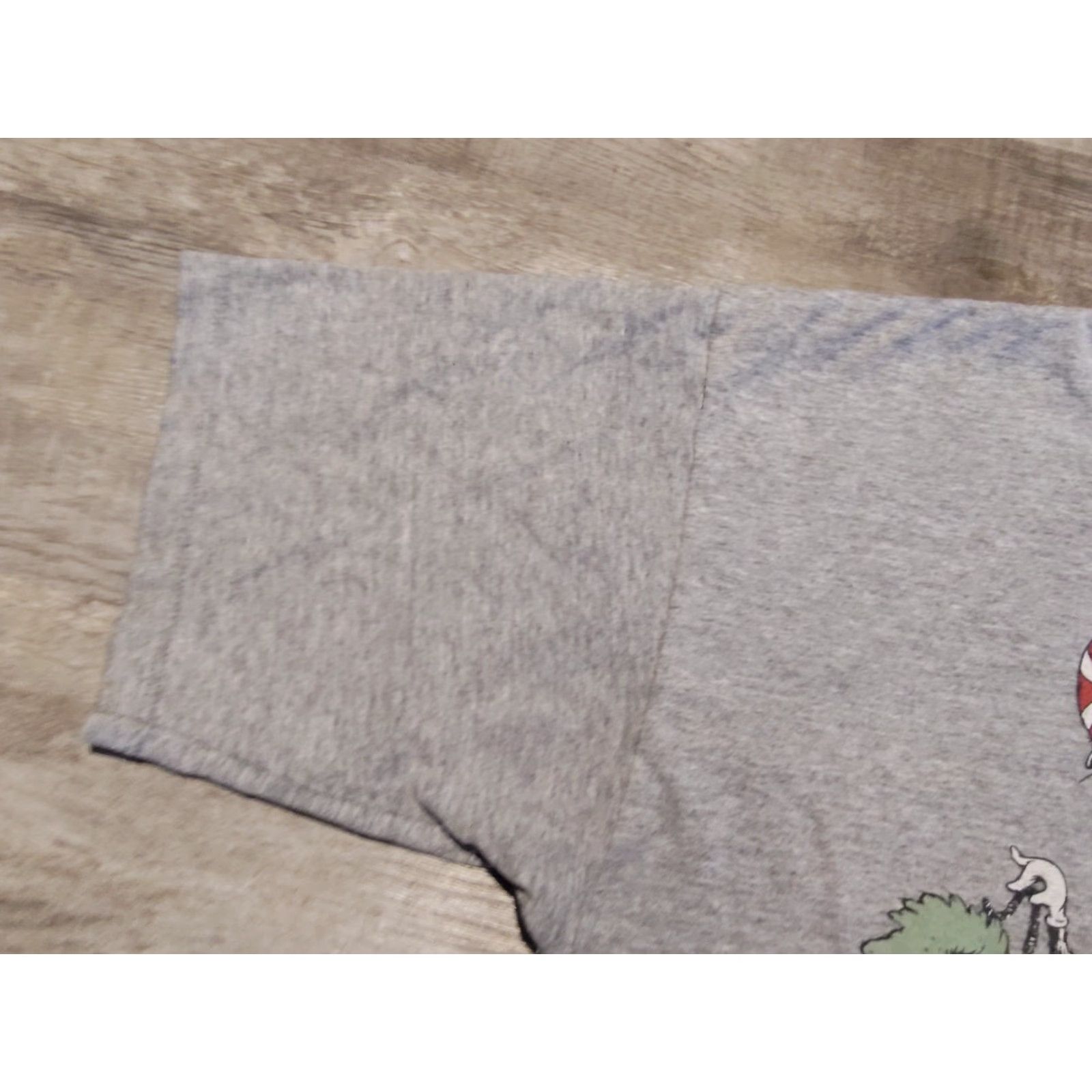 Vintage Vintage Dr Suess Shirt Cat in the Hat Grinch Gray Made in USA 1997 Size US L / EU 52-54 / 3 - 6 Thumbnail