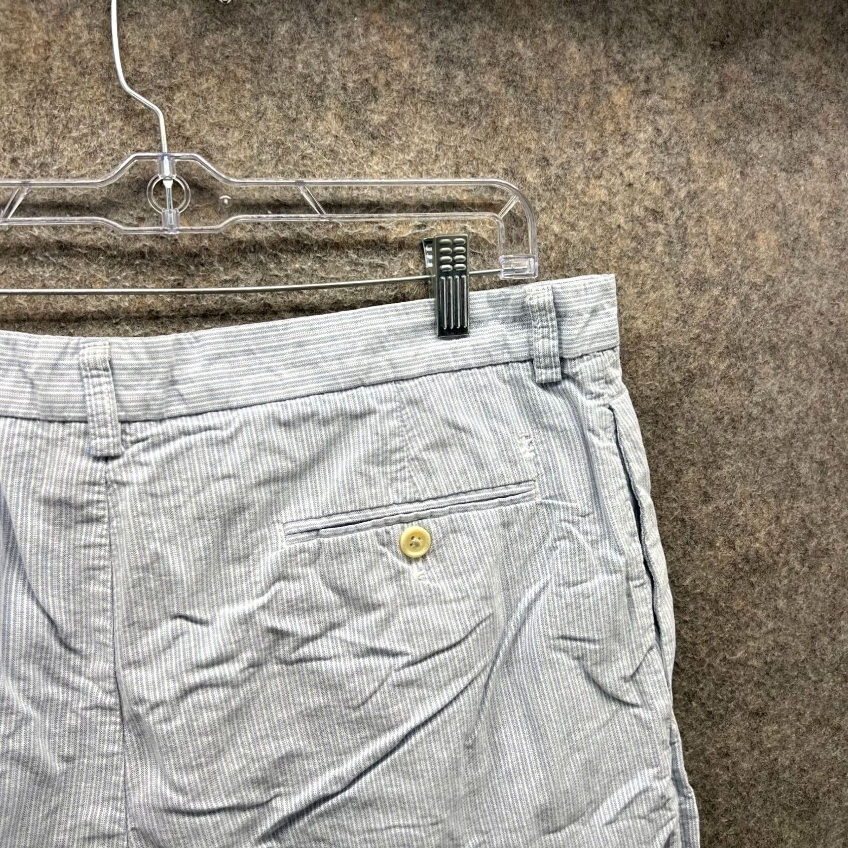 Izod Izod Shorts Mens 36 Blue Chino Flat Luxury Striped Pocket Casual Golf Seersucker Pattern Size US 36 / EU 52 - 3 Thumbnail