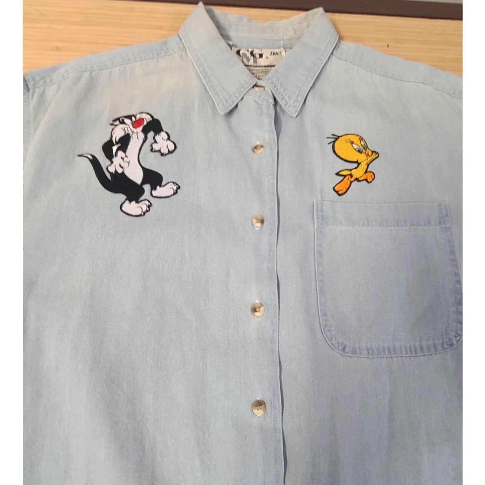 Vintage VINTAGE Warner Bros Denim Shirt Women’s M Blue Tweety Sylvester Looney Tunes Embroidered 90s Collared Button-Up Long Sleeve Casual Size M / US 6-8 / IT 42-44 - 2 Thumbnail