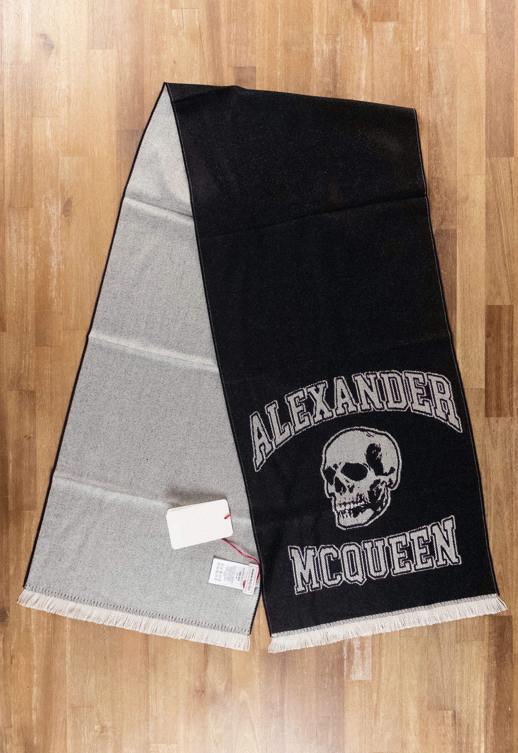 Alexander McQueen ALEXANDER MCQUEEN black ivory varsity logo skull wool scarf Size ONE SIZE - 1 Thumbnail