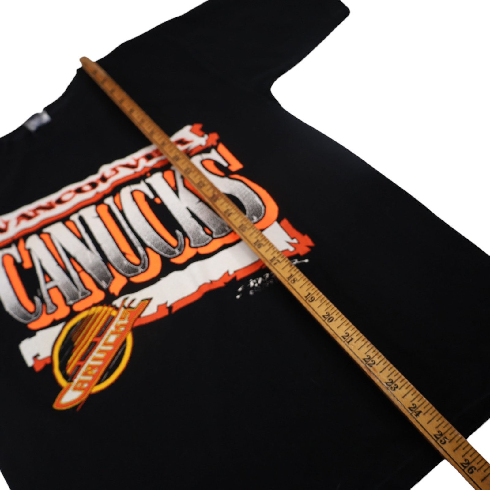 NHL × Starter × Vintage Vintage 90s Starter Vancouver Canucks Hockey Graphic T Shirt Size US M / EU 48-50 / 2 - 9 Thumbnail