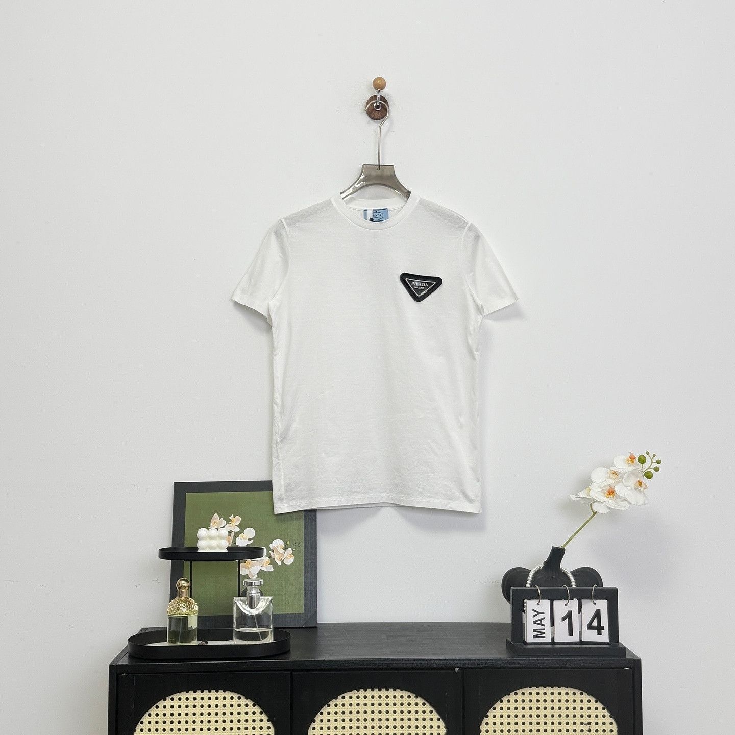 Prada Prada Logo Patch T-Shirt Size S Size S / US 4 / IT 40 - 1 Thumbnail