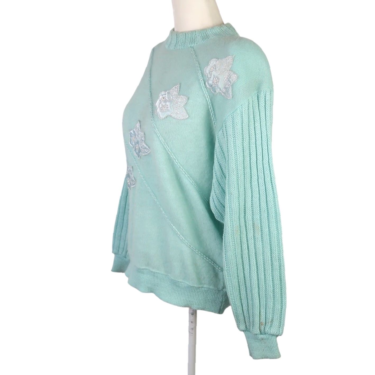 Vintage VINTAGE 80s Mint Green-Blue Floral Embroidered Wool Sweater L Womens Size L / US 10 / IT 46 - 3 Thumbnail