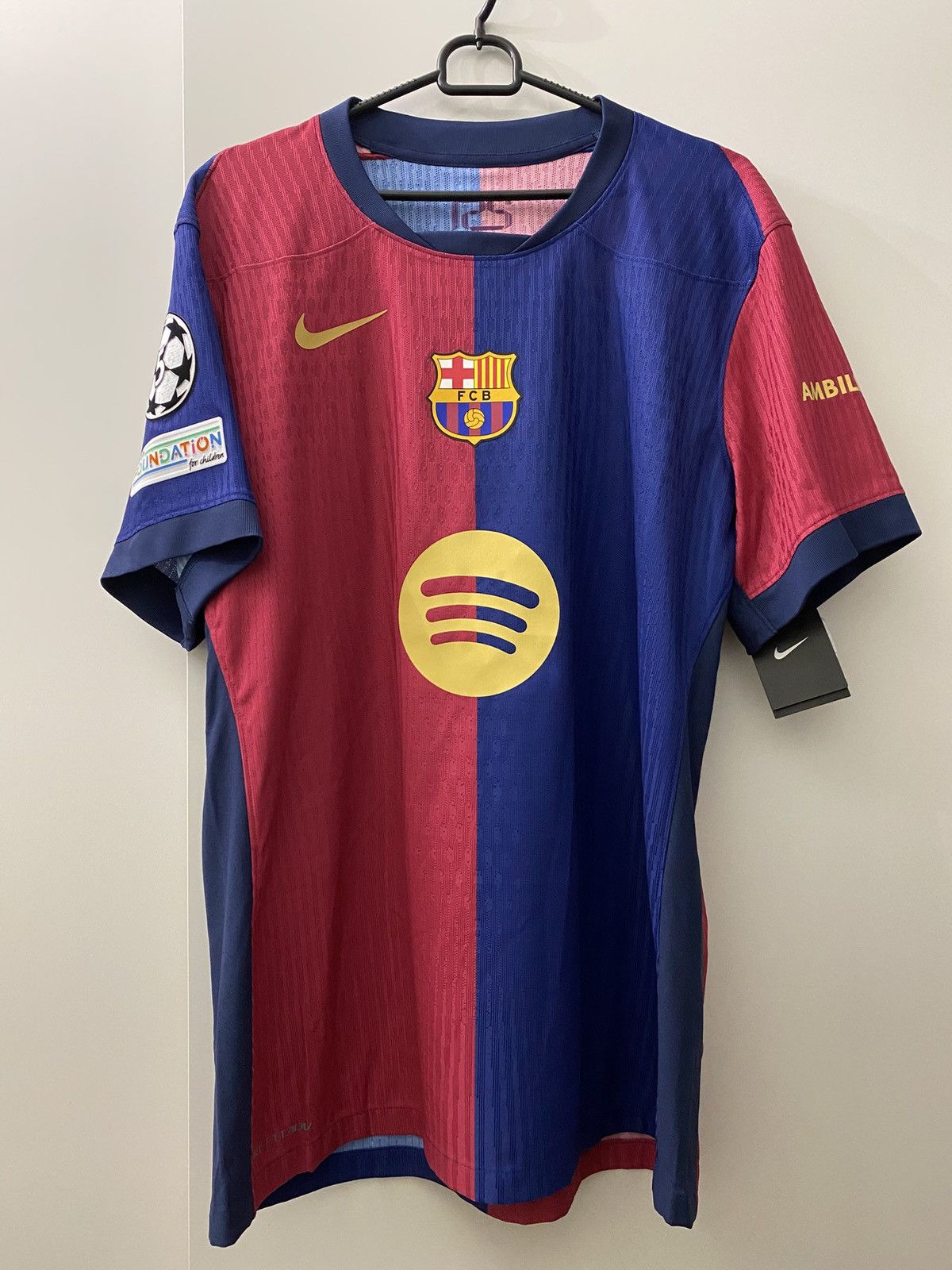 Nike FC Barcelona home shirt 2024/25 match issue Yamal BNWT X(L) Size US XL / EU 56 / 4 - 2 Thumbnail
