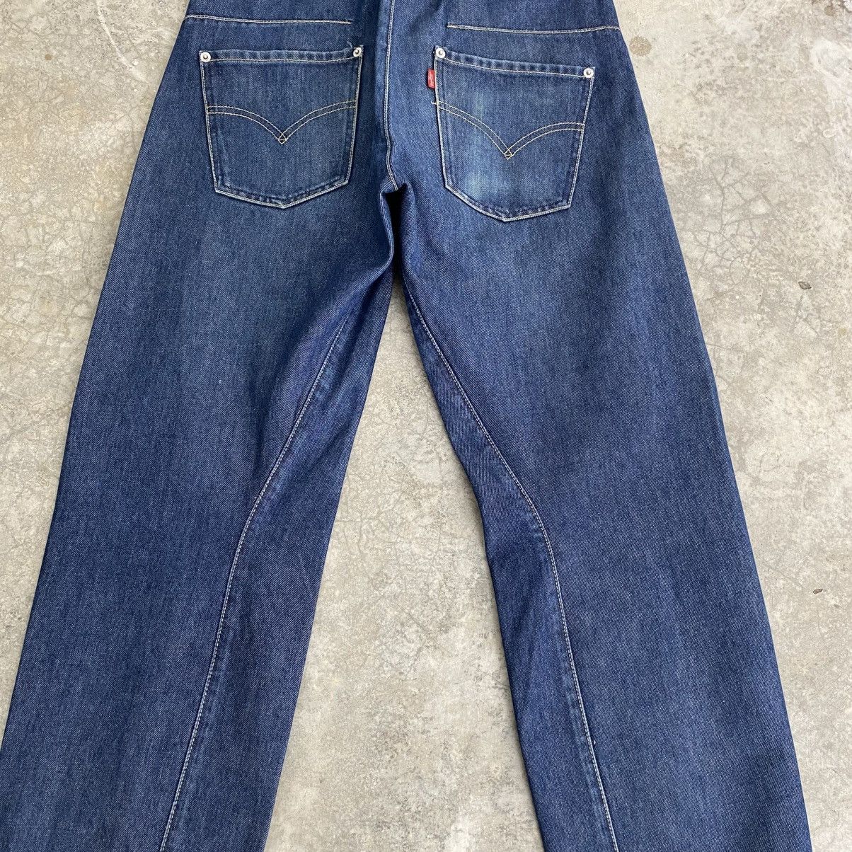 Levi's Vintage Levis Engineered Twisted Leg Relaxed Denim Jeans Size US 29 - 10 Thumbnail