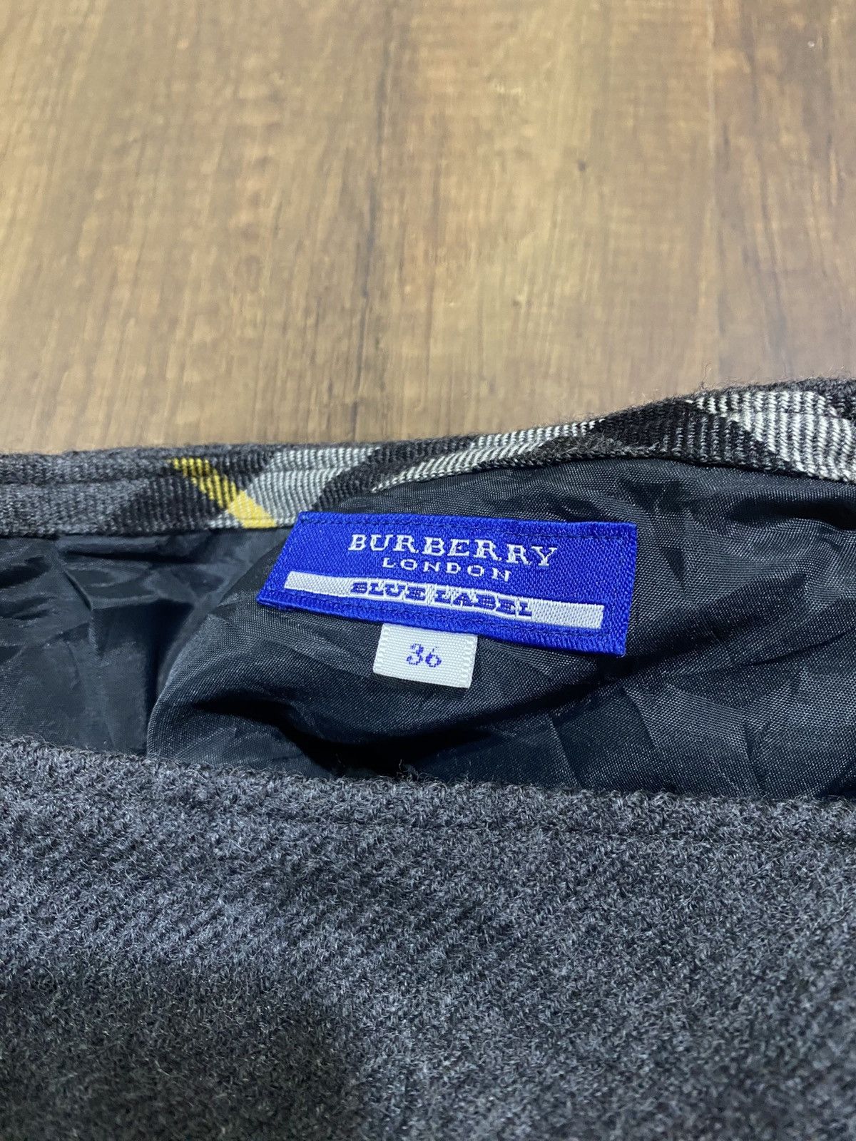 Burberry Burberry Blue Label Wool Mini Skirt Size 24" / US 00 / IT 34 - 6 Thumbnail