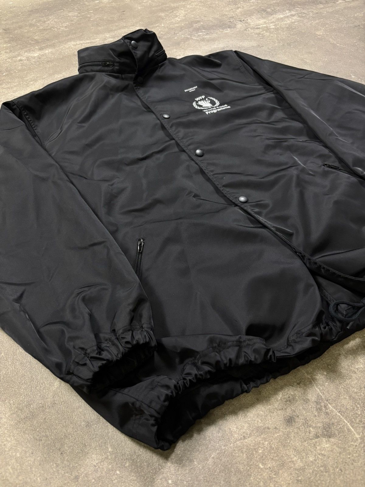 Balenciaga Balenciaga World Food Programme Windbreaker Jacket Size US M / EU 48-50 / 2 - 2 Thumbnail